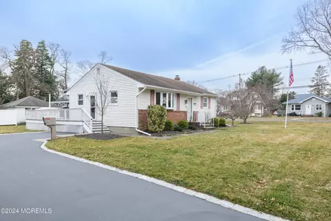 Exterior - 72 Washington Ave, Leonardo, NJ 07737 photo 2 of 11