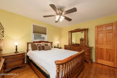 Bedroom - 72 Washington Ave, Leonardo, NJ 07737 photo 2 of 2