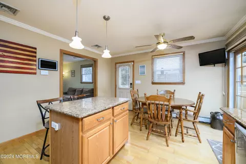 Kitchen - 72 Washington Ave, Leonardo, NJ 07737 photo 3 of 5