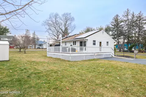 Exterior - 72 Washington Ave, Leonardo, NJ 07737 photo 6 of 11