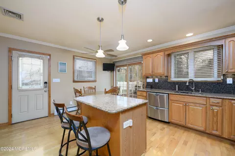 Kitchen - 72 Washington Ave, Leonardo, NJ 07737 photo 2 of 5