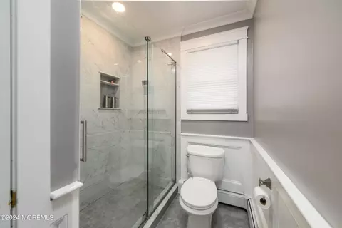 Bath - 72 Washington Ave, Leonardo, NJ 07737 photo 2 of 3