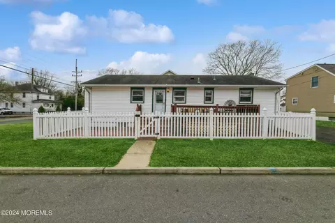 24 Main St, East Brunswick, NJ 08816