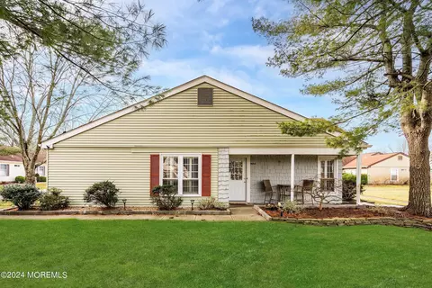 865 Liverpool Cir # A, Manchester, NJ 08759