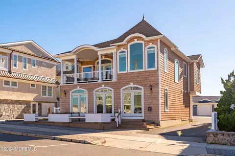 2 Reese Ave, Lavallette, NJ 08735