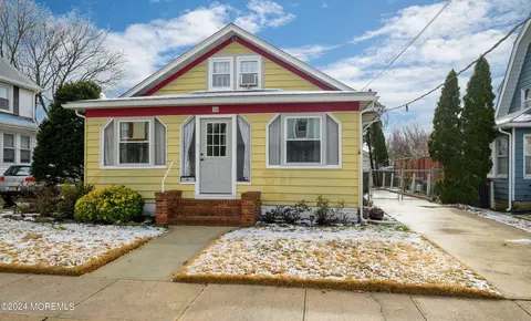 10 Grant Ave, Toms River, NJ 08753
