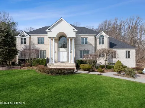 131 Laredo Dr, Morganville, NJ 07751