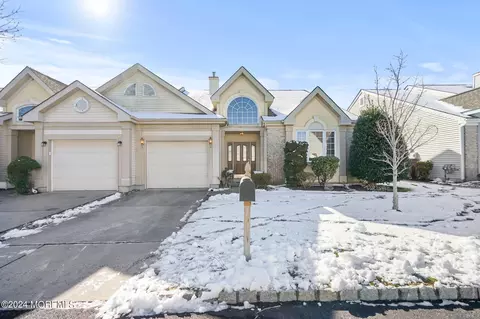 15 Wellfleet St, Monroe, NJ 08831