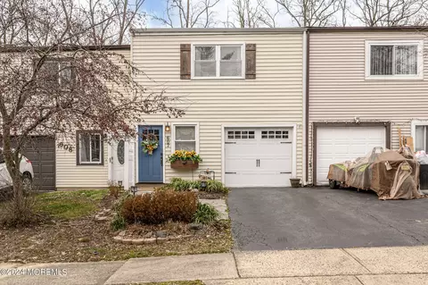 607 Randall Way, Aberdeen, NJ 07747