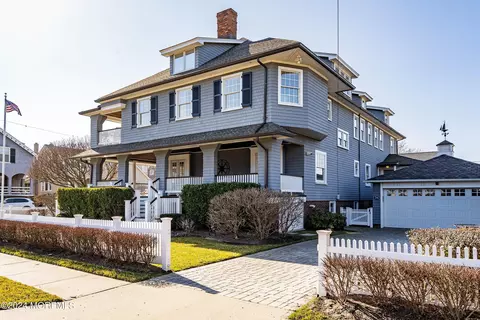 36 Howe St, Bay Head, NJ 08742