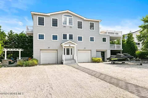 1 Hudson Ave, Harvey Cedars, NJ 08008