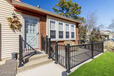 7 Berwick St # B, Whiting, NJ 08759