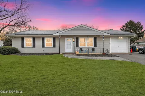 1 Pohatcong Ave, Waretown, NJ 08758