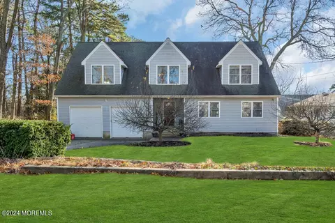 320 Anthony Ave, Toms River, NJ 08753