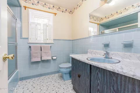 Bath - 1205 Wall Rd, Spring Lake Heights, NJ 07762 photo 2 of 4