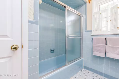 Bath - 1205 Wall Rd, Spring Lake Heights, NJ 07762 photo 3 of 4