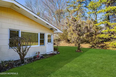 Exterior - 18 Phillips Rd, Brick, NJ 08724 photo 5 of 20