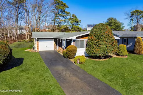 Exterior - 18 Phillips Rd, Brick, NJ 08724 photo 7 of 20