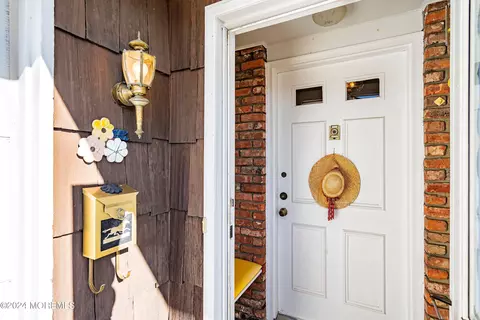 Entry Way - 18 Phillips Rd, Brick, NJ 08724 photo 1 of 2