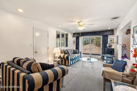 Living - 18 Phillips Rd, Brick, NJ 08724 photo 1 of 6