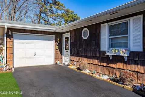 Exterior - 18 Phillips Rd, Brick, NJ 08724 photo 2 of 20