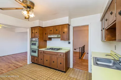 Kitchen - 285 Timberline Pl, Brick, NJ 08723 photo 3 of 3