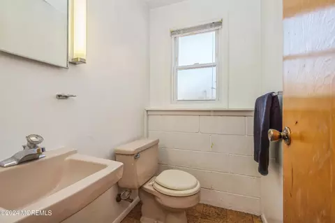 Bath - 285 Timberline Pl, Brick, NJ 08723 photo 2 of 2