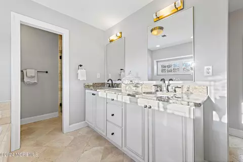 Bath - 15 Oakes Rd, Rumson, NJ 07760 photo 4 of 6