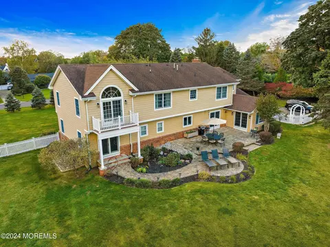 15 Oakes Rd, Rumson, NJ 07760