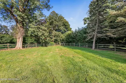 Exterior - 15 Oakes Rd, Rumson, NJ 07760 photo 8 of 10