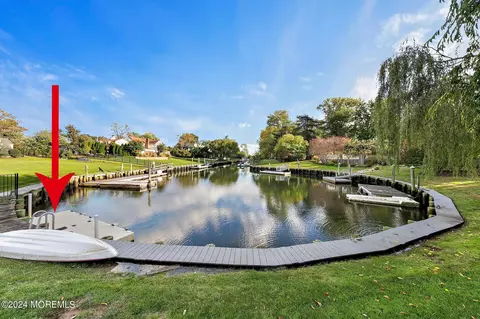 View/Area - 15 Oakes Rd, Rumson, NJ 07760 photo 3 of 7