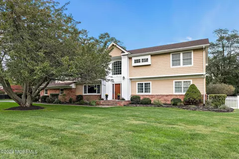 Exterior - 15 Oakes Rd, Rumson, NJ 07760 photo 2 of 10