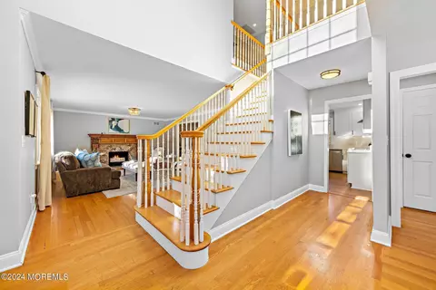 Entry Way - 15 Oakes Rd, Rumson, NJ 07760 photo 1 of 4