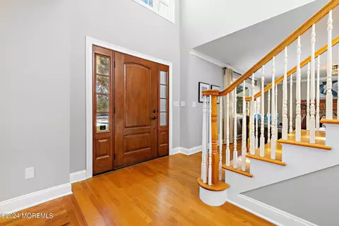 Entry Way - 15 Oakes Rd, Rumson, NJ 07760 photo 2 of 4