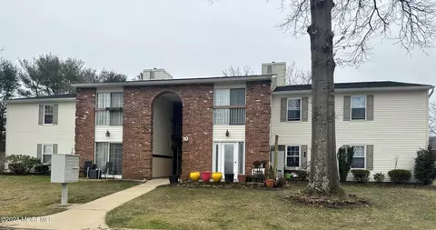10 Phoenix Ct #6, Freehold, NJ 07728