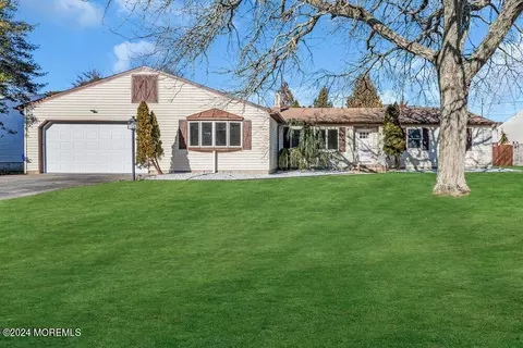 139 Algonquin Trl, Brick, NJ 08724