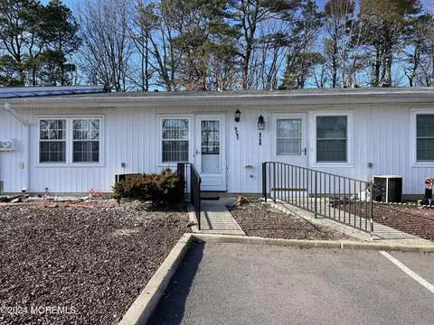 879 Balmoral Ct # C, Lakewood, NJ 08701
