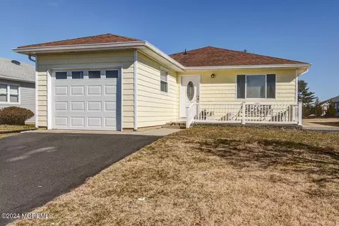 914 Jamaica Blvd, Toms River, NJ 08757