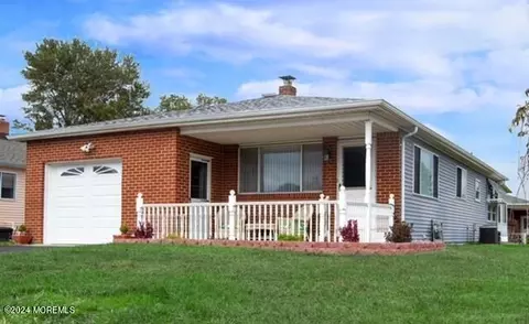 88 Bonaire Dr, Toms River, NJ 08757