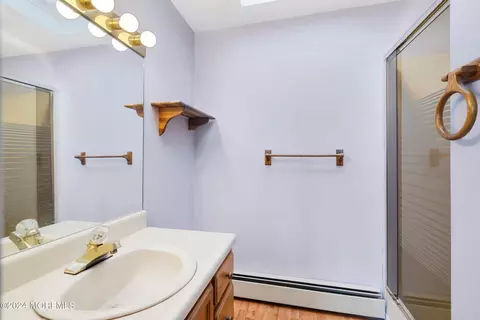 Bath - 75 Edwards Rd, Brick, NJ 08723 photo 1 of 1
