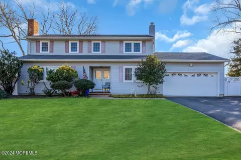 3 Millen Dr, Toms River, NJ 08753