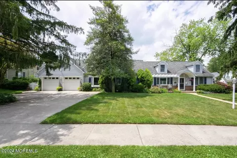 33 Orchard Pl, Little Silver, NJ 07739