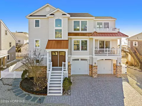 128 W Jeanette Ave, Long Beach Township, NJ 08008