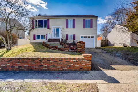 125 Schooner Ave, Barnegat, NJ 08005