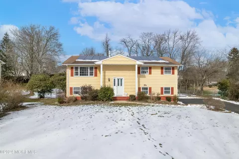 43 Hoover St, Freehold, NJ 07728