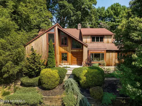 7 Wagon Way, Holmdel, NJ 07733