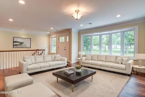 27 6th Bayway, Toms River, NJ 08753