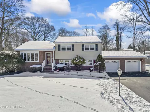 2 Regal Pl, Lincroft, NJ 07738