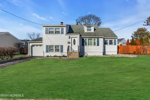 2215 Mahoney Dr, Point Pleasant, NJ 08742