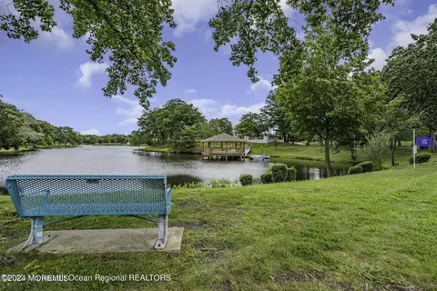 915 Dumbarton Dr # D, Lakewood, NJ 08701
